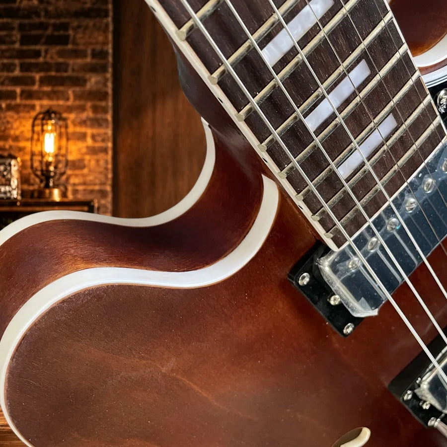 New Semi Hollow Design Electric Guitar with Symmetrical Body and Protective Plate, 6 Strings