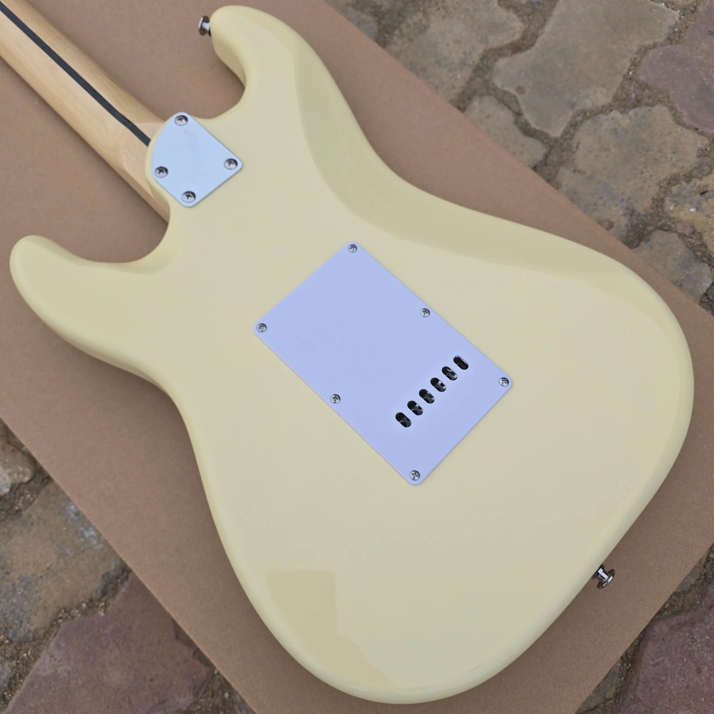 Cream color STT Color Star Inlay Tremolo System HSSHpickup electric guitars