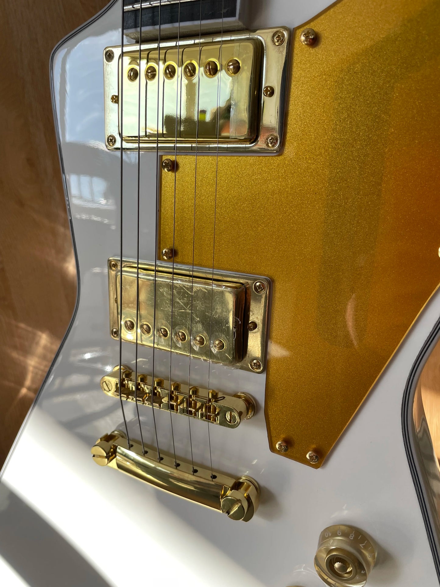 White Explorer Electric Guitar Gold Hardware HH Pickups Mahogany Body