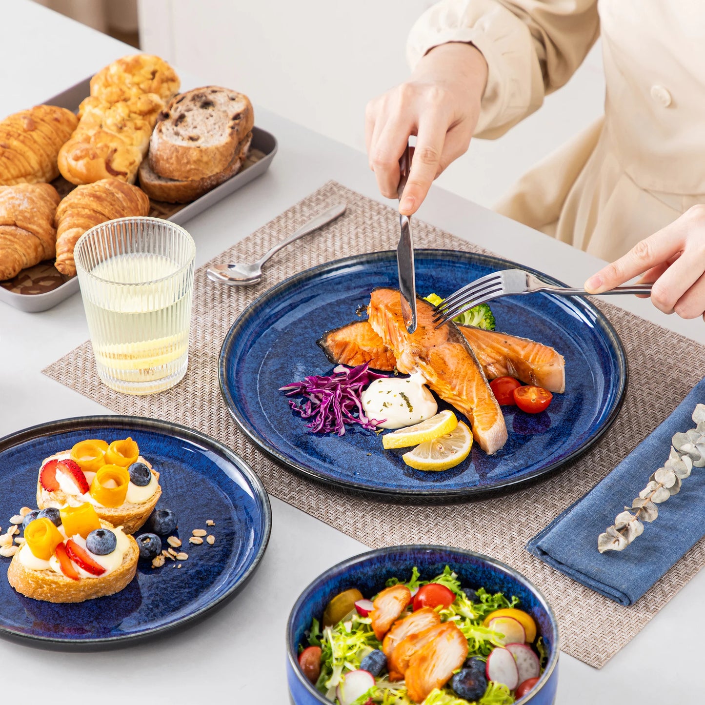 vancasso 12/24 PCS Starry Blue Reactive Glaze Stoneware Dinnerware Sets Ceramic Plates Set with 4 pcs Dinner Plate/Dessert/Bowl