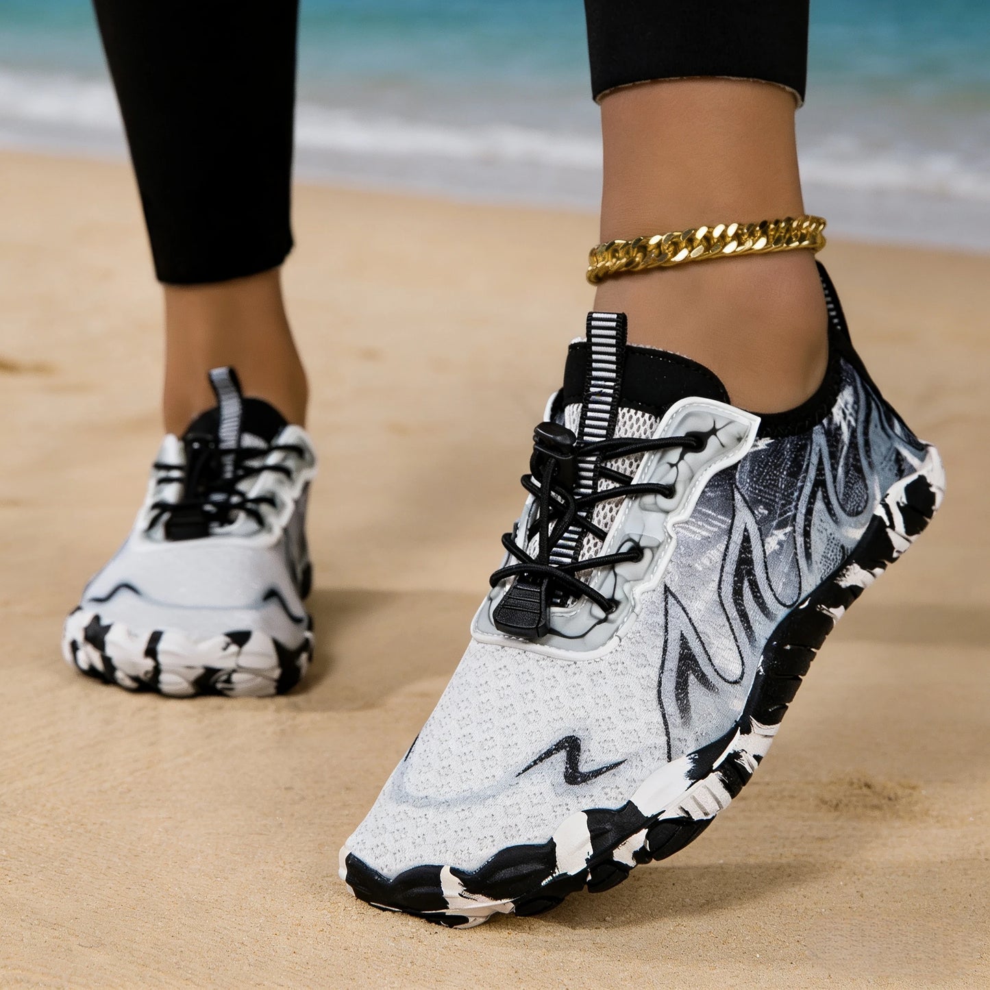 Women Quick Dry Barefoot Water Shoes, Gradient Print Breathable Aqua Sneakers, Non Slip Lightweight Swim Surfing Footwear for Beach Snorkeling River Walking Yoga